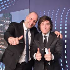 JAVIER MILEI RESPALDÓ UNA VEZ MÁS A MANUEL ADORNI: "SI HAY AL MENOS 1% DE POSIBILIDAD PELEA AL 100%
